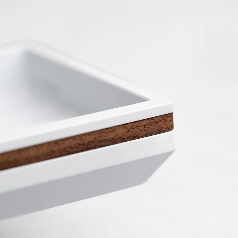 Envoy Accent - Finish:Walnut